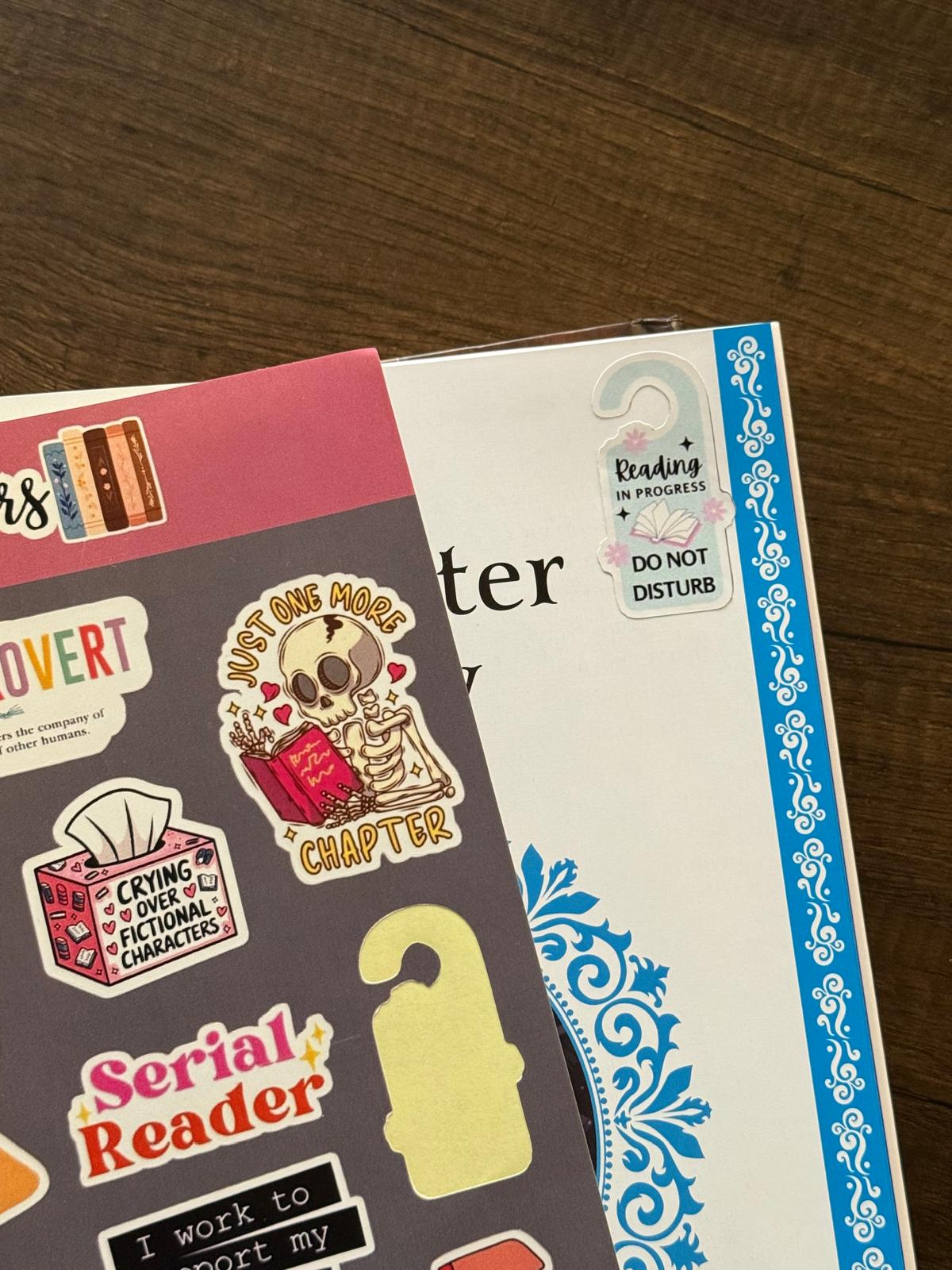 Book Lovers محبي القراءة
